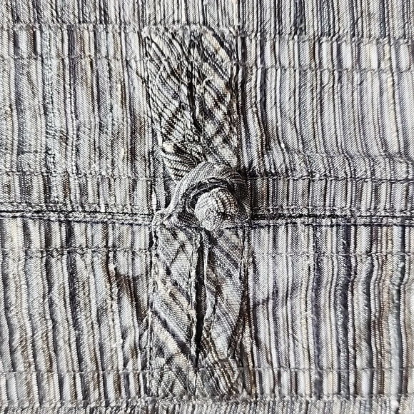 Chico's Design 100% Silk Textured Gray Women's Top Size 2 (12) - Picture 4 of 10